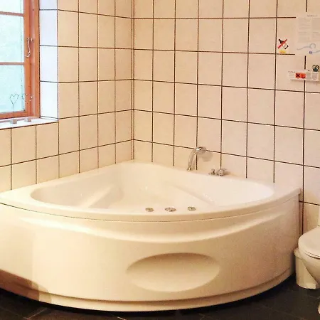 Three-bedroom In Hadsund 28 *