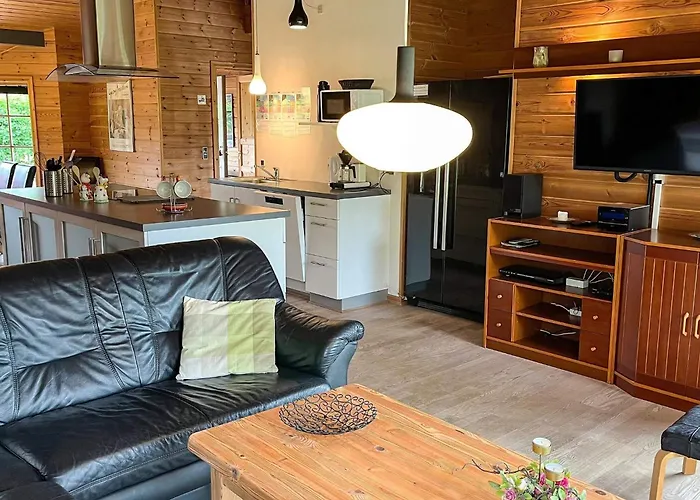 8 Person In Hadsund-by Traum